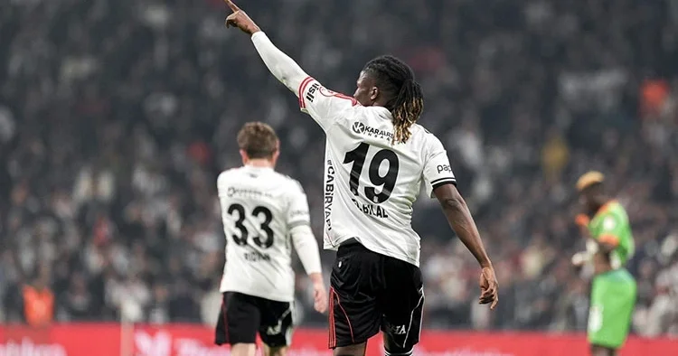 El Bilal Toure 3 ay sonra golle tanıştı!