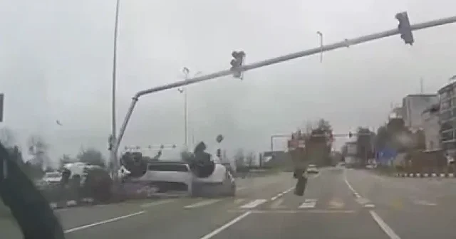 Giresun da feci kaza kamerada: 4 kişi yaralandı VİDEO İZLE