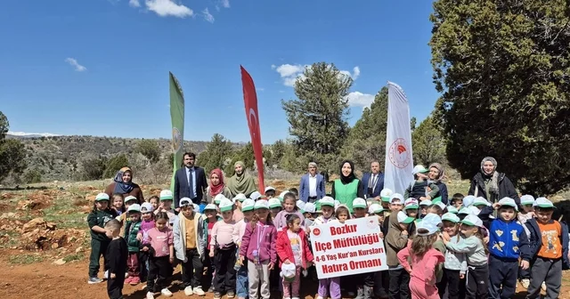 Bozkır da minik öğrencilerden fidan dikme etkinliği Konya Haberleri