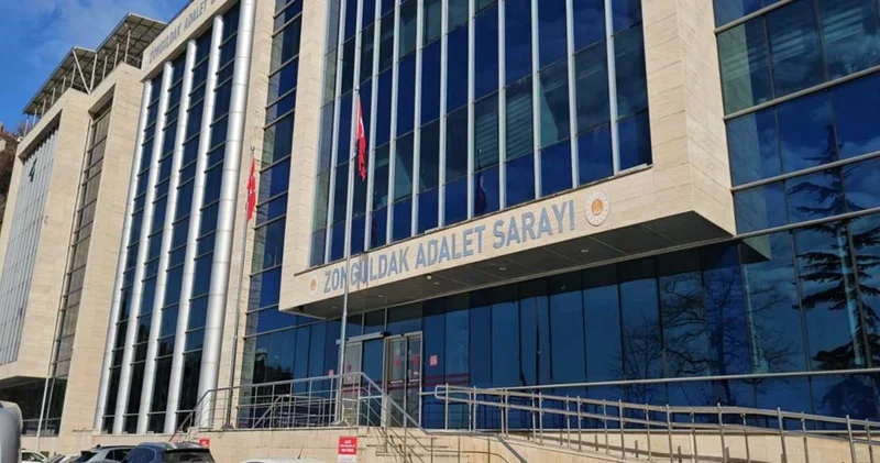 Banyo duvarını deldi: Yılan kamera ile komşusu ve kızlarını kayda aldı!