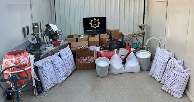 Aydın polisinden zehir üretimine ağır darbe: 271 kilo 860 gram ham madde ele geçirildi Aydın Haberleri