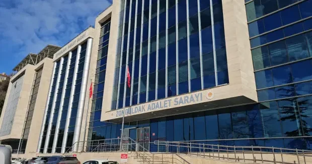 Zonguldak haberleri Yer: Zonguldak! Komşusunun banyo duvarını delip gizli kamera yerleştirdi 24 Nisan 2026