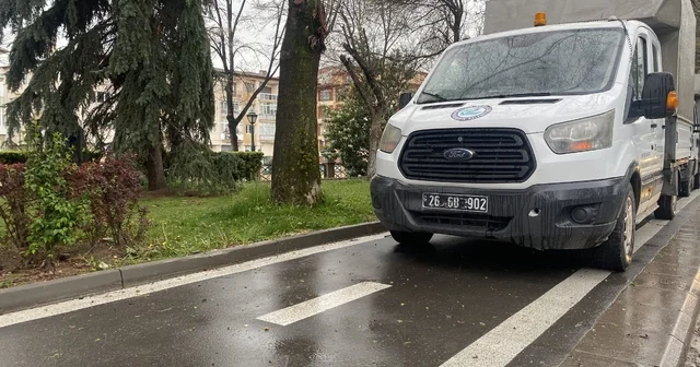 Belediye kendi yaptığı bisiklet yolunu kapattı Eskişehir Haberleri