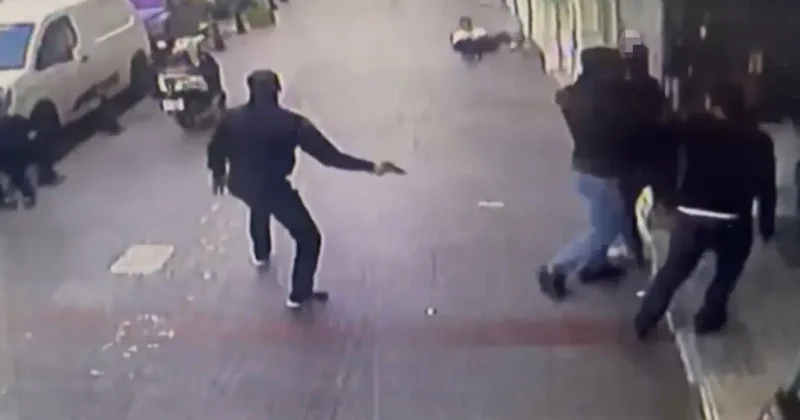 Gaziantep te silahlı kavgada 4 kişi yaralandı: O anlar kamerada