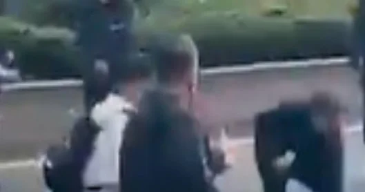 Kadına çarpıp yoluna devam etti