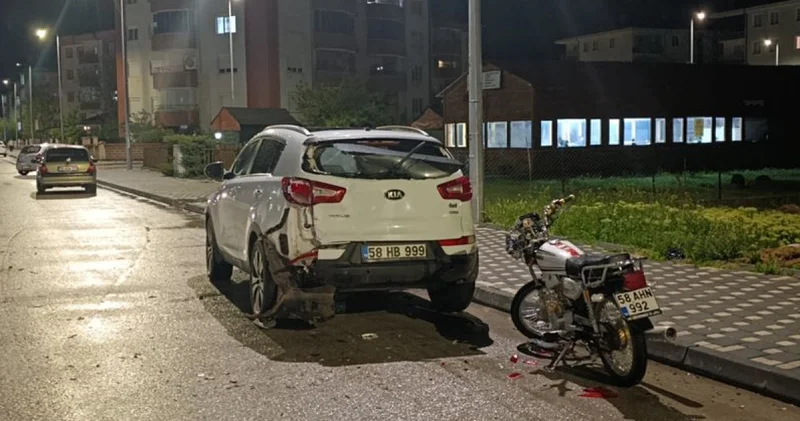 Sivas ta park halindeki cipe çarpan motosikletin sürücüsü hayatını kaybetti Son dakika haberleri