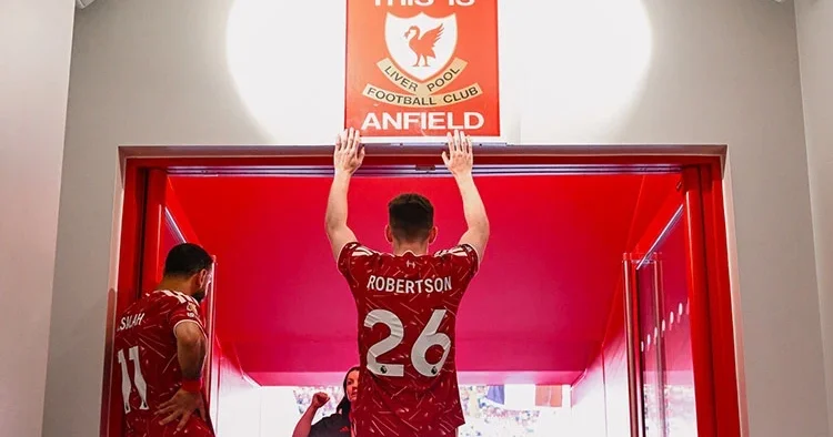 Mohamed Salah ve Robertson dan Liverpool a duygusal veda!