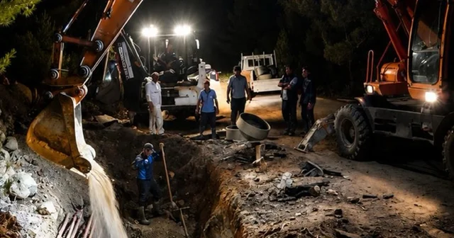 MUSKİ ekiplerinden Torba daki su isale hattı patlamasına gece müdahalesi Muğla Haberleri
