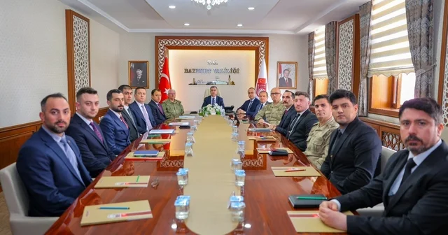 Bayburt ta bayram öncesi güvenlik ve trafik tedbirleri toplantıda ele alındı Bayburt Haberleri