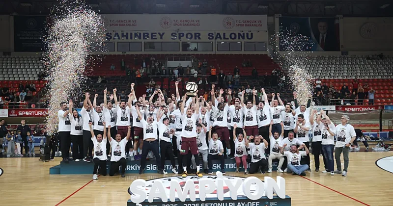 Parmos Bordo, play off şampiyonluğunu kutladı