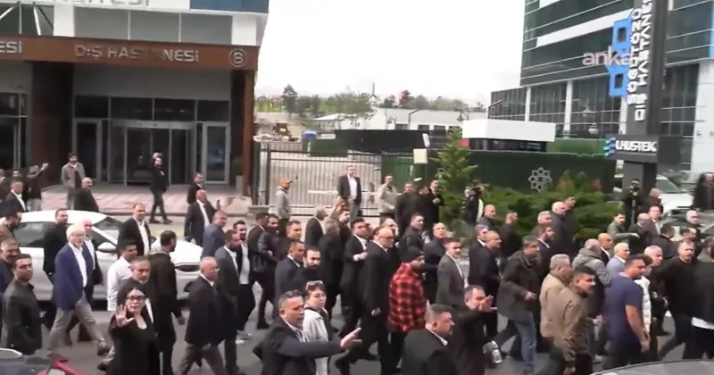CHP Genel Merkezi önünde Kılıçdaroğlu ve Özel destekçileri arasında arbede! Sözcü Gazetesi