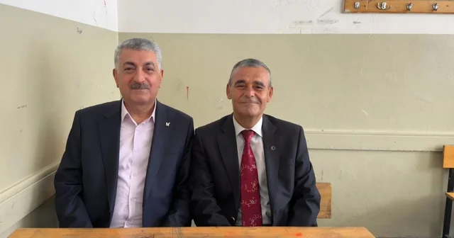 42 yıl sonra aynı sırada buluştular Manisa Haberleri