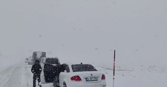 Palandöken geçidinde kar ve tipi etkili oldu Erzurum Haberleri