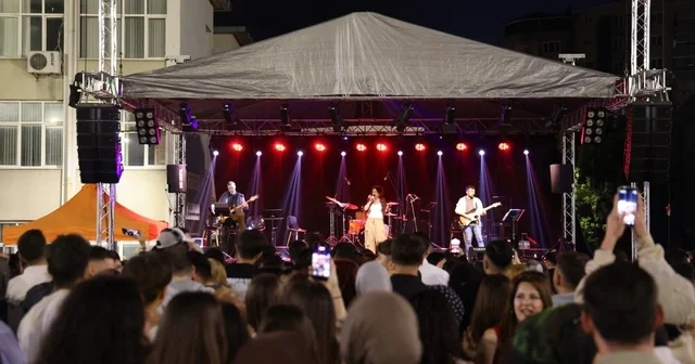 BEUN FEST 26 da müzik, gençlik ve coşku aynı sahnede buluştu Zonguldak Haberleri