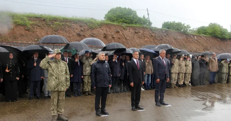 33 yıl önce şehit edilen 33 asker törenle anıldı