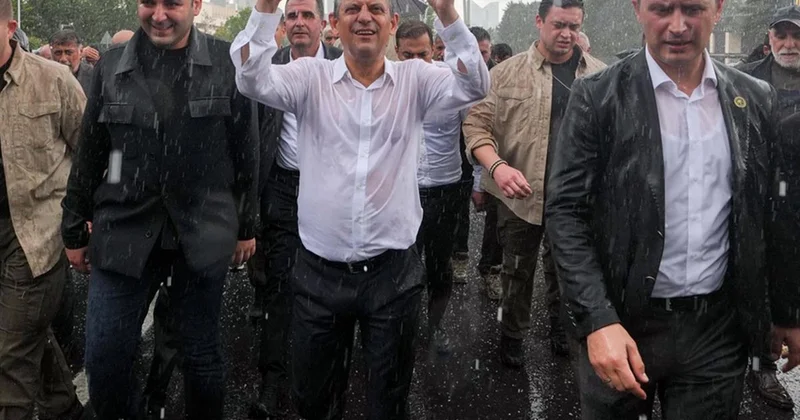 Ankara Cumhuriyet Başsavcılığı, Özgür Özel in TBMM ye yaptığı yürüyüşte çıkan olaylara ilişkin soruşturma başlattı.