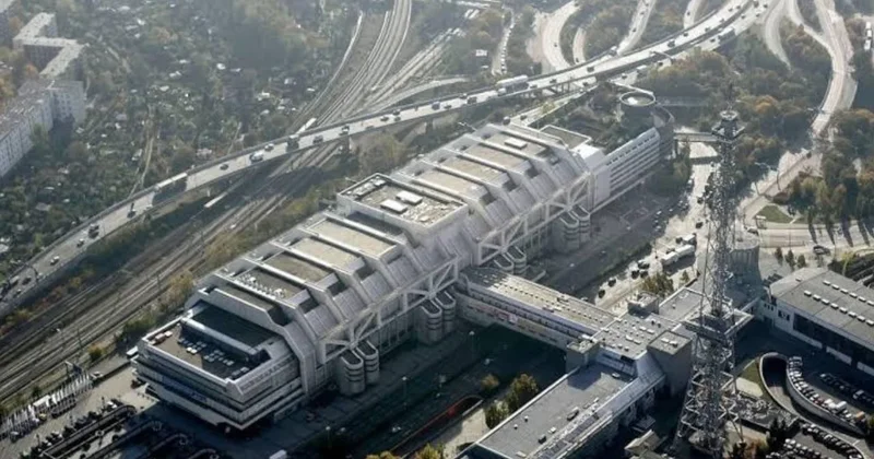Eyfel Kulesi büyüklüğündeki dev binayı 1 euroya kiralıyorlar! Ama arkasındaki şartı duyan vazgeçiyor Sözcü Gazetesi