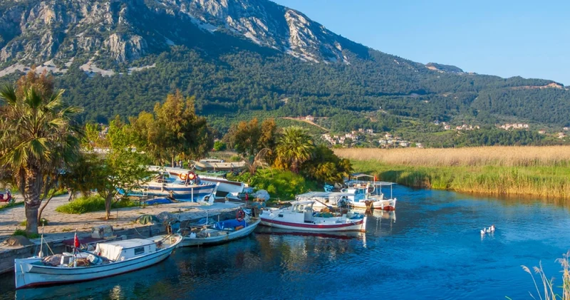 Deniz sesiyle uyanmak isteyenler buraya! Ege Bölgesi nde doğanın kalbinde kamp yapabileceğiniz bütçe dostu rotalar!