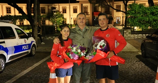 Muğla da şampiyonlara görkemli karşılama Hazal Burun ve Emircan Haney yurda döndü Muğla Haberleri