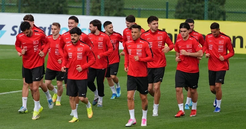 Milli takımda şoke eden sakatlık! Gözyaşlarıyla idmanı bıraktı Futbol Haberleri