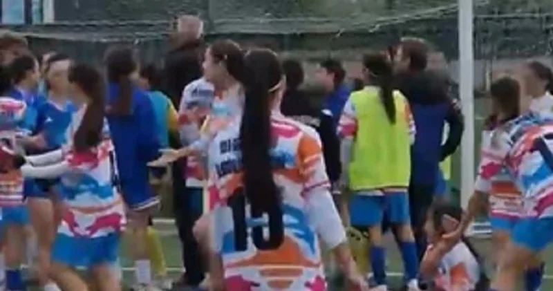 Kadın futbol maçında saha karıştı: 5 kırmızı! Futbol Haberleri