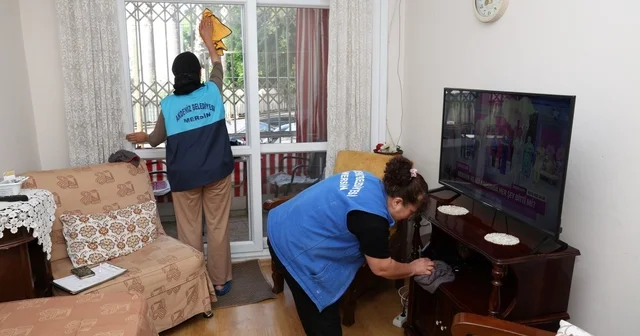Akdeniz Belediyesinden gönülleri ısıtan bayram hediyesi Başkan Vekili Şener: Bayram sevincini her eve taşıyoruz Mersin Haberleri