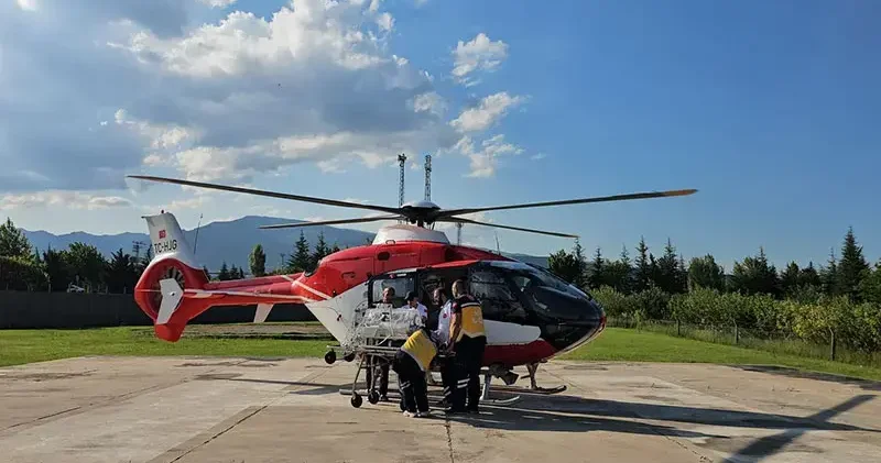 Prematüre ikizlerden biri helikopter ambulansla Niğde’ye sevk edildi