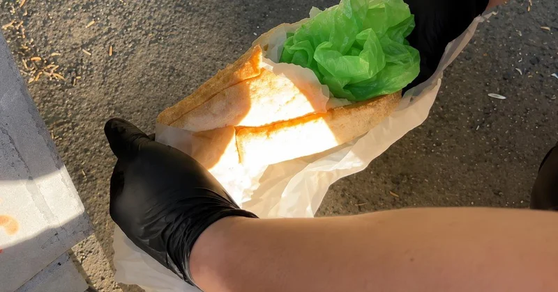 Uyuşturucuyu ekmeğin arasına saklamışlar! Polis görünce şaşkına döndü