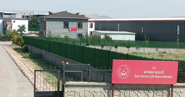 Kötü muamele iddiasıyla 16 kişinin tutuklandığı özel bakım merkezi görüntülendi Batman Haberleri Habertürk Yerel Haberler