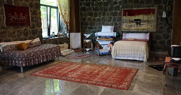 Trabzon da kurulan 1970 ler köy evi ziyaretçilerine nostaljik anlar yaşatıyor