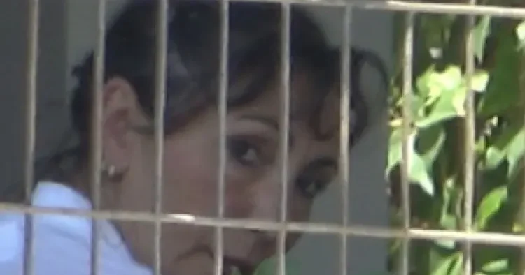 Hayranları endişeleniyordu! Yıllar sonra ortaya çıktı: Özlem Tekin kameralara yakalandı
