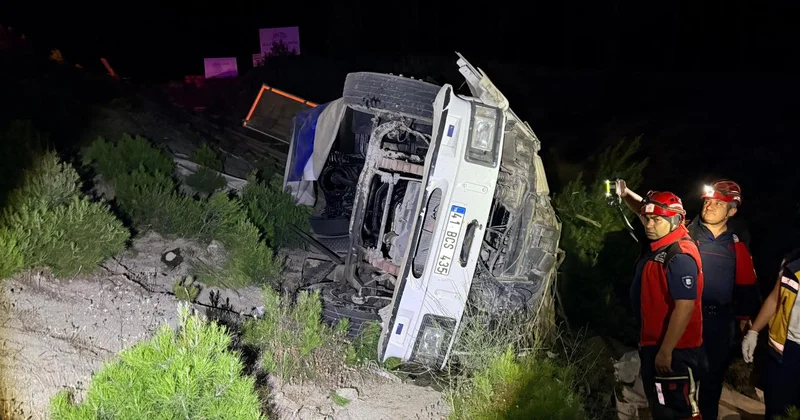 Balıkesir de kamyonun devrilmesi sonucu 1 kişi öldü, 1 kişi yaralandı