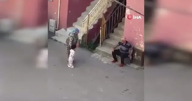 Kartal da kiracısıyla kavga eden ev sahibinin bıçaklandığı anlar ortaya çıktı