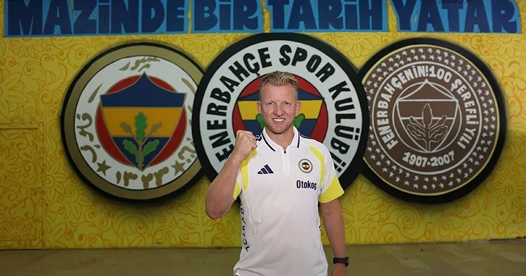 Dirk Kuyt, Fenerbahçe’ye yardımcı antrenör olarak geri döndü