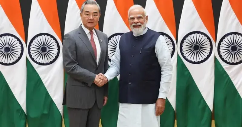 Hindistan Başbakanı Modi, Çin Dışişleri Bakanı Wang’ı kabul etti