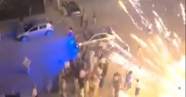 İzmir de nişan kutlamasında büyük panik: Havai fişek kalabalığın üzerine patladı İzmir Haberleri Habertürk Yerel Haberler