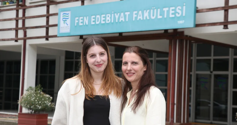 3. üniversite diplomasını birincilikle alan kadın kızına örnek oldu