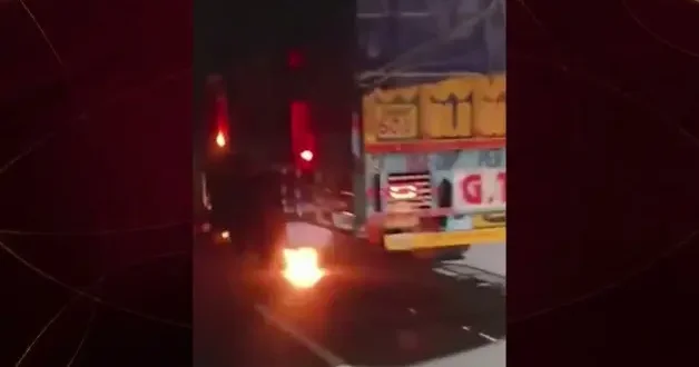 Motosiklet sürücüsünün feci ölümü: Kamyon altında metrelerce sürüklendi!