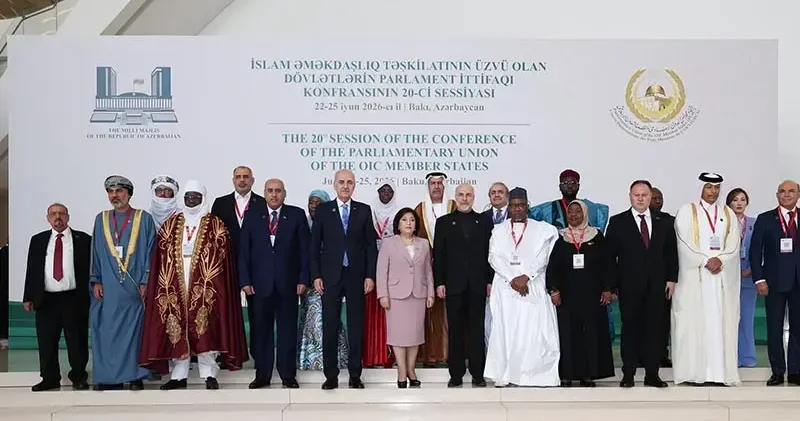 TBMM Başkanı Kurtulmuş, İSİPAB Konferansı nda aile fotoğrafı çekimine katıldı