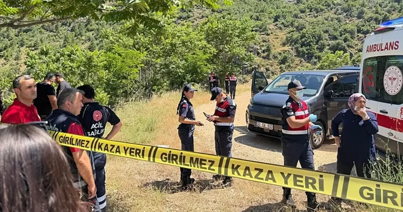 Araç içinde ölü bulundular