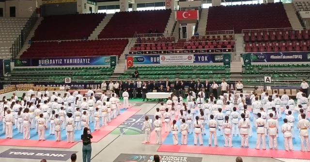 4 ülkeden gelen 180 sporcu, Bursa daki Kyokushin Kupası nda buluştu Bursa Haberleri Habertürk Yerel Haberler
