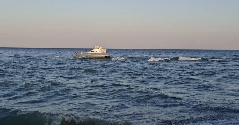 Yer: Antalya! 2 teknede mahsur kalan 5 kişi kurtarıldı
