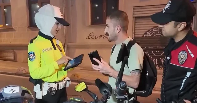 Motosiklet sürücüsünün 4 gün önce aldığı ehliyet alkolden gitti: 100 milyar da yazsalar... VİDEO İZLE