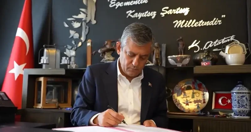 Son dakika Özgür Özel 17 yıl sonra CHP den istifa etti! Yeni Parti yi resmen duyurdu