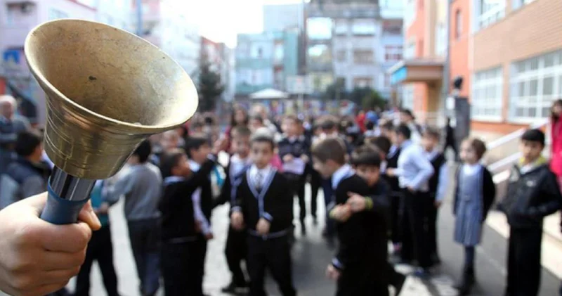 OKULLAR NE ZAMAN AÇILIYOR? 2026 2027 okullar ne zaman açılıyor? Yaz tatili hangi gün bitecek? Uyum haftası ne zaman başlayacak?