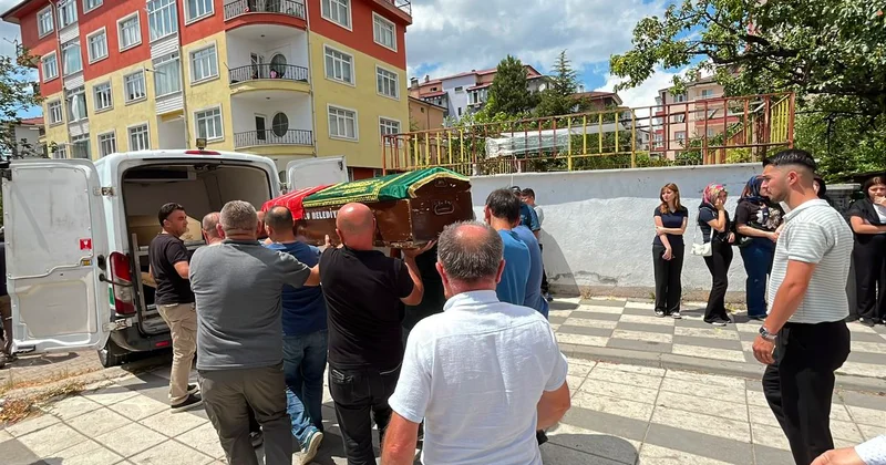 Genç sevgililerin acı sonu! Uçurumun dibinde can verdiler
