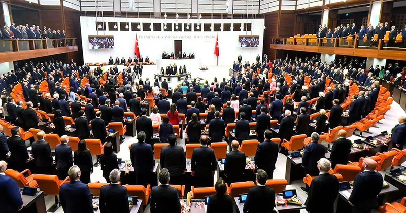CHP de büyük çöküş! Meclis teki parti sıralaması değişti