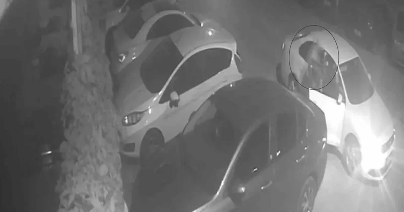 Gaziantep’te park halindeki aracın lastikleri bıçaklandı: O anlar kamerada
