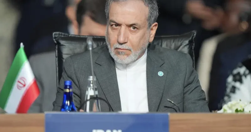 Arakçi: ABD yönetimindeki bazı kişiler başlarını kuma gömmüş durumda
