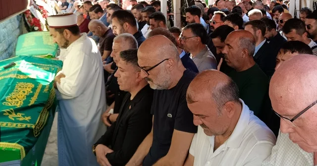 Eskişehirspor un acı günü Mesut Erol ve Ayhan Taşçı için Hacı Sami Ramazanoğlu Camii nde cenaze töreni düzenlendi Eskişehir Haberleri Habertürk Yerel Haberler